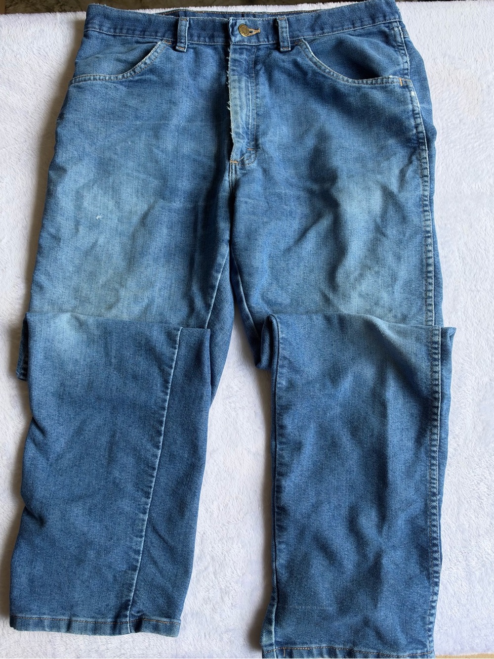 Wrangler Jeans Mens 34x30 Medium Wash B5900DW Regular Fit
